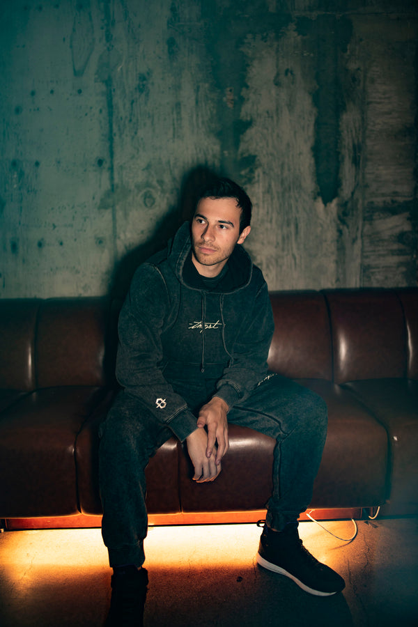 Signature Hoodie (mineral wash)